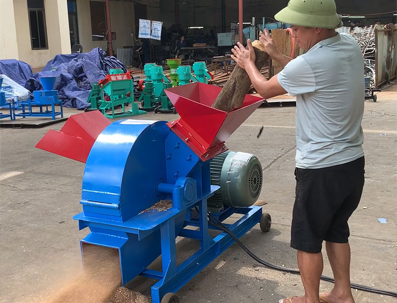 Ưu điểm, ứng dụng và giá bán máy băm gỗ mini