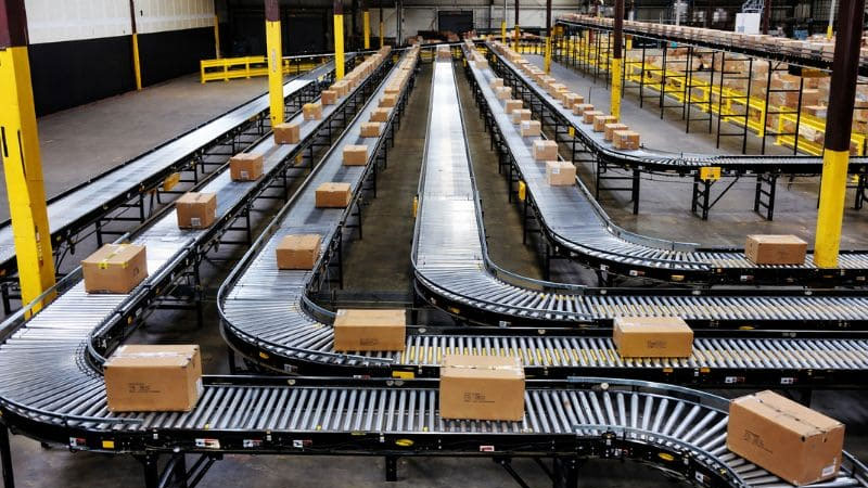 Các loại băng tải cho ngành Logistics phổ biến hiện nay