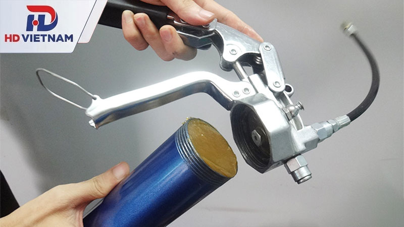 Phân loại, ưu điểm súng bơm mỡ bò và cách sử dụng