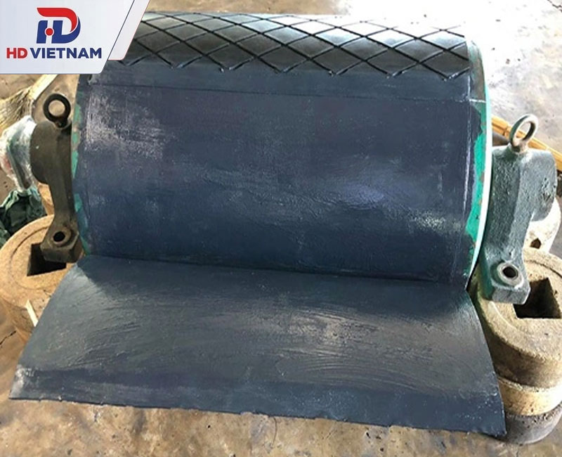 Bọc cao su rulo băng tải: Quy trình, lợi ích và báo giá