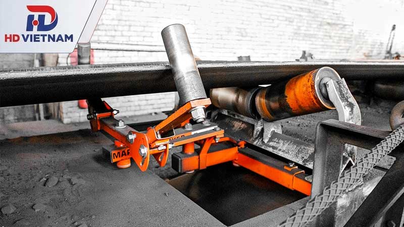 Con lăn đỡ (Idler) bị kẹt hoặc lắp sai góc