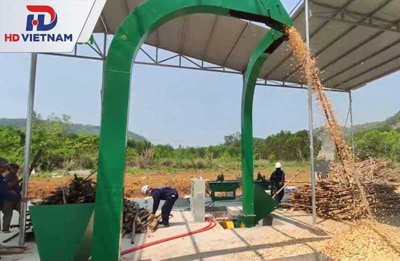 Máy băm gỗ công nghiệp.