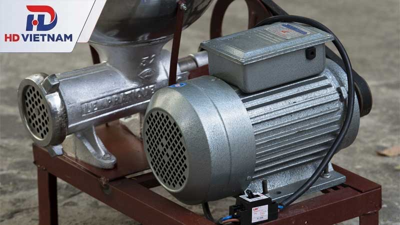 Động cơ là nguồn tạo công suất cho máy