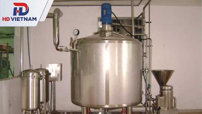 Thân nồi và khoang chứa nguyên liệu
