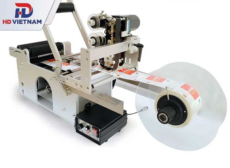 Máy dán nhãn bán tự động